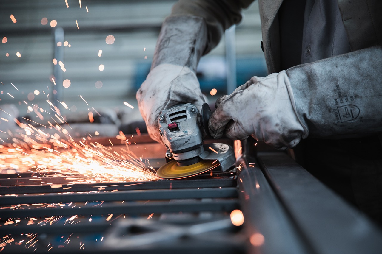Why Are Metal Fabrication Companies Under Automated?